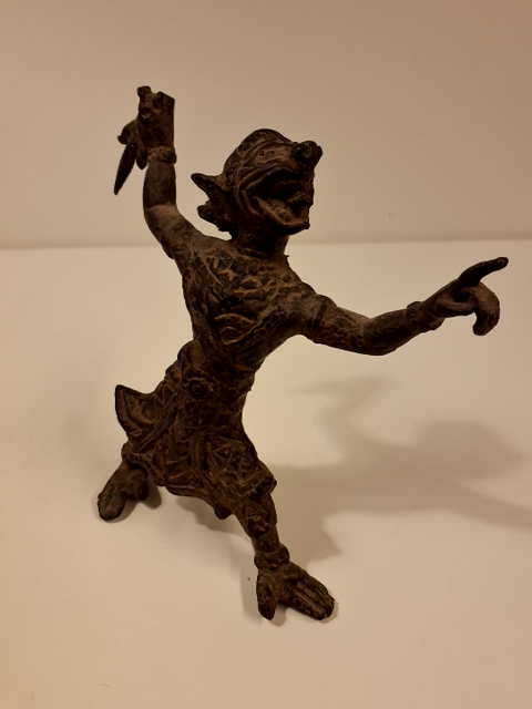 Hinduistiske figur i bronze af guden Hanuman